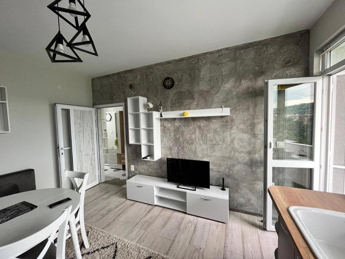 Apartment Enina Veliko Tărnovo Esterno foto