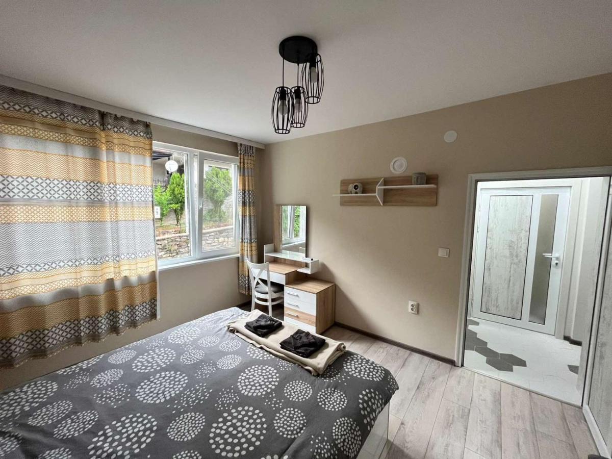 Apartment Enina Veliko Tărnovo Esterno foto